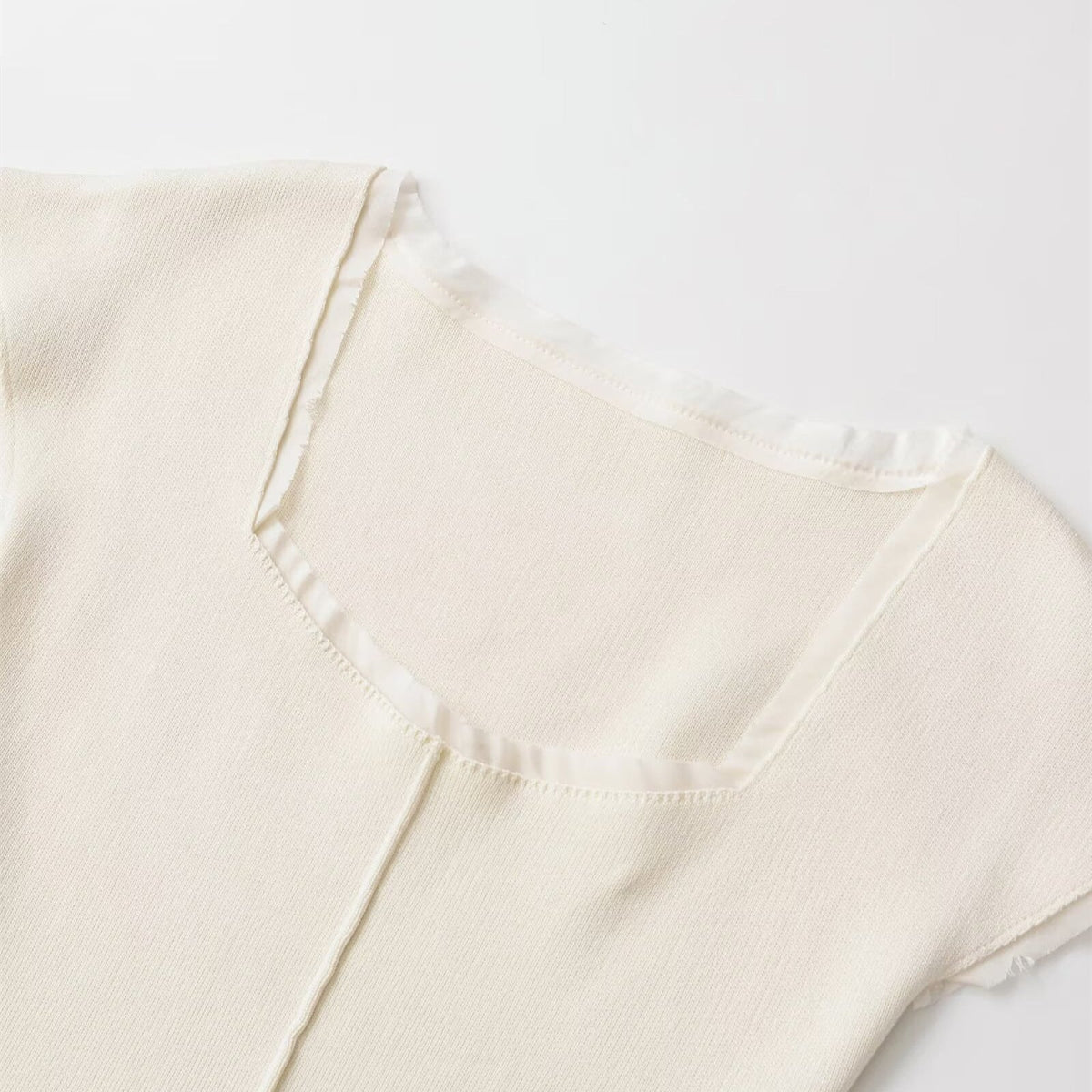 Women's Fitted Short-Sleeve Ribbed Shirt
