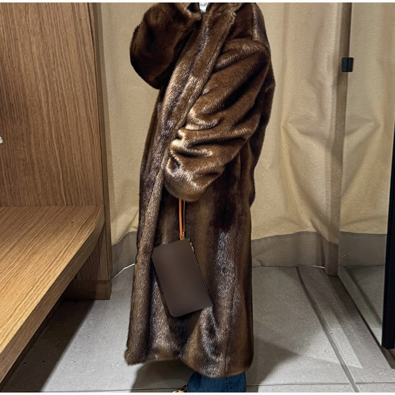 Women's Luxurious Faux Fur Coat with Elegant Cut