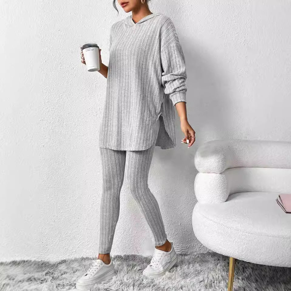 Women's Casual Lounge Outfit with Oversized Sweater and Leggings