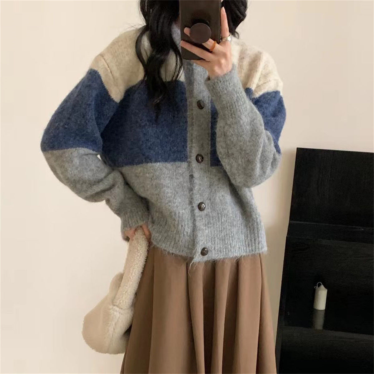 Women's Patterned Cardigan with Button Placket and Dropped Shoulders