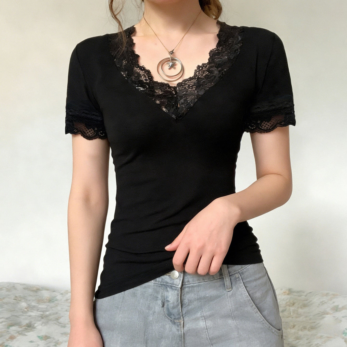 Women's Elegant Lace V-Neck Short-Sleeve T-Shirt