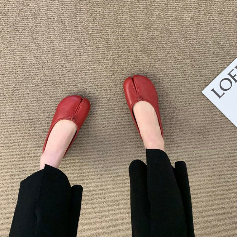 Women's Ballet Flats with Slit Details and Comfortable Insole