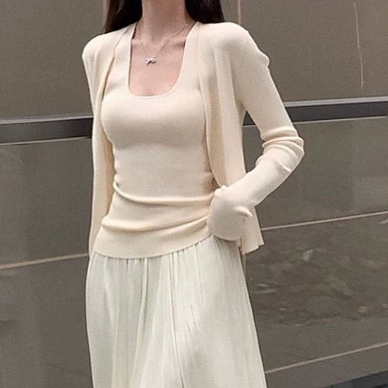 Elegant and Comfortable Minimalist Cardigan