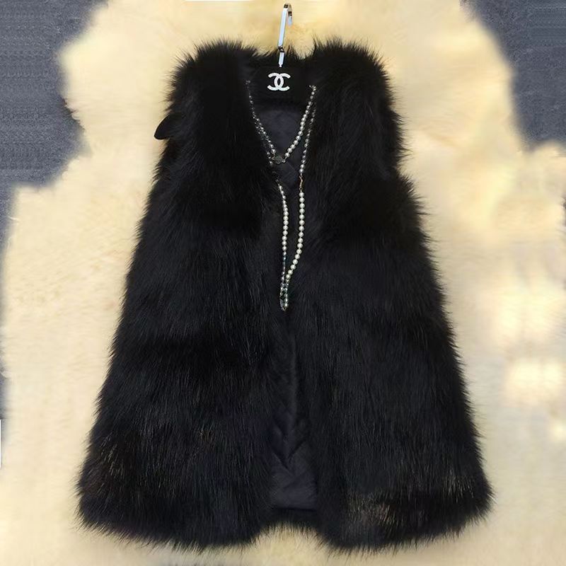 Women's Elegant Faux Fur Vest with Fashionable Cut