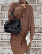 Women's Chunky Knit Cardigan with Spacious Pockets and Modern Button Design