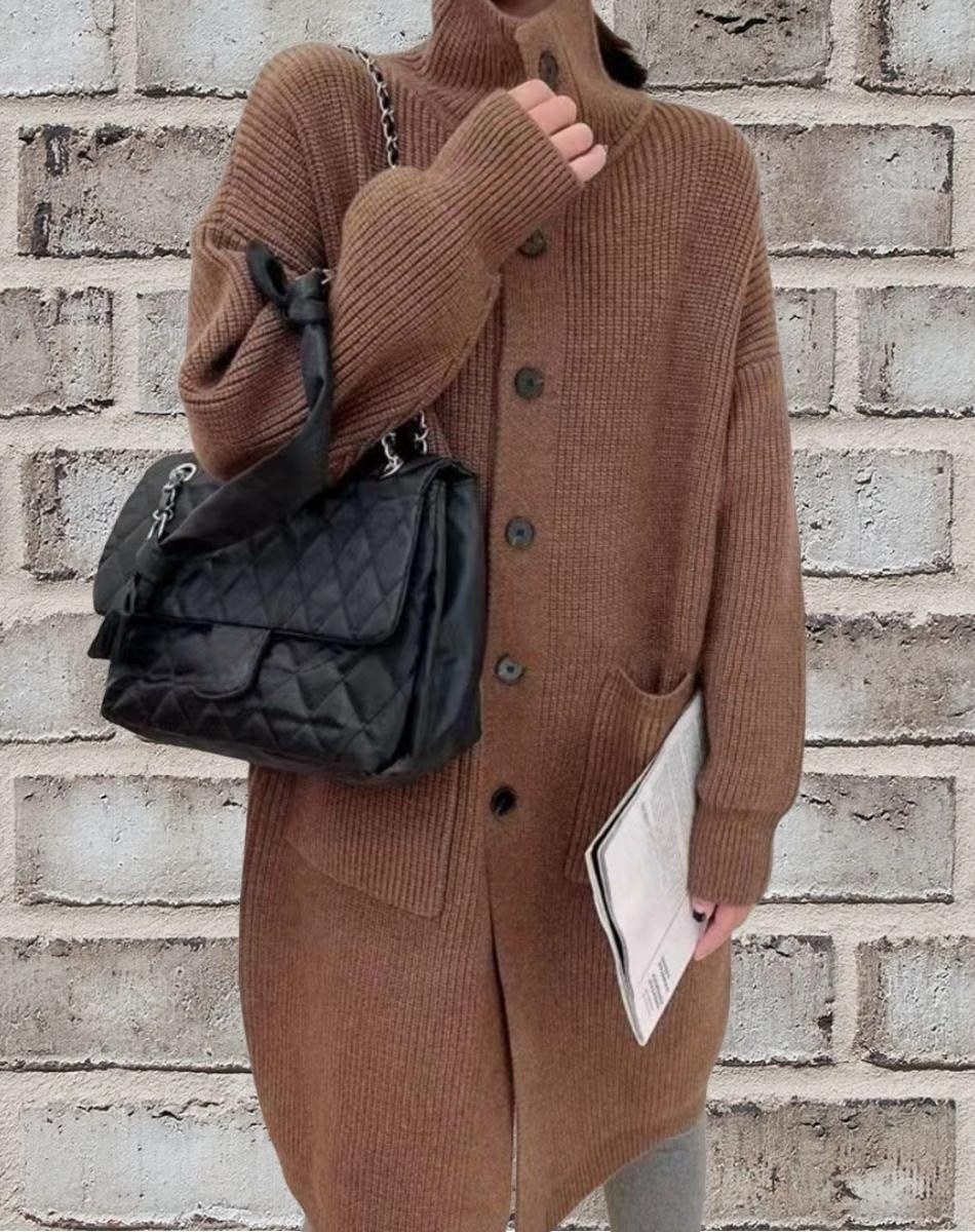 Women's Chunky Knit Cardigan with Spacious Pockets and Modern Button Design