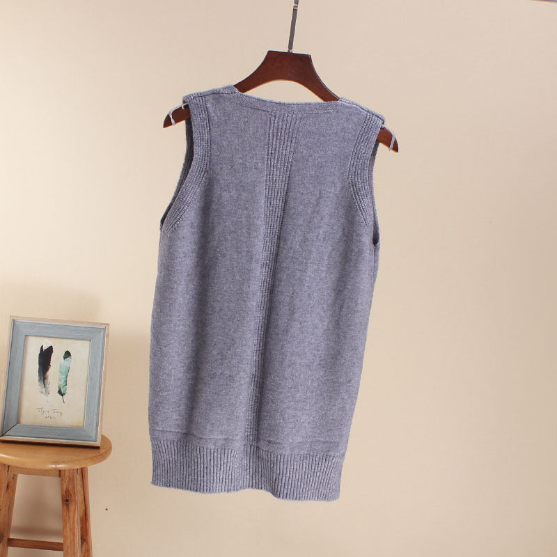 Women's Sleeveless V-Neck Fine Knit Top