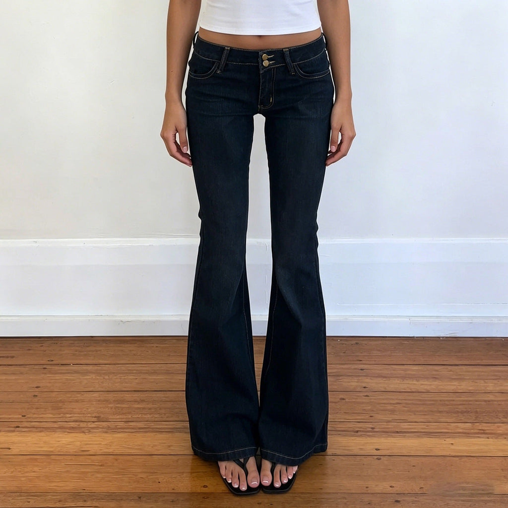 Women's Bootcut Jeans with High Waist and Detailed Stitching