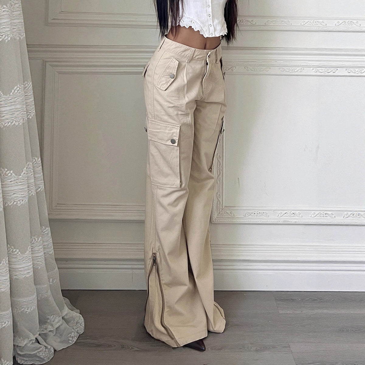 Women's Wide-Leg Cargo Pants with Side Pockets