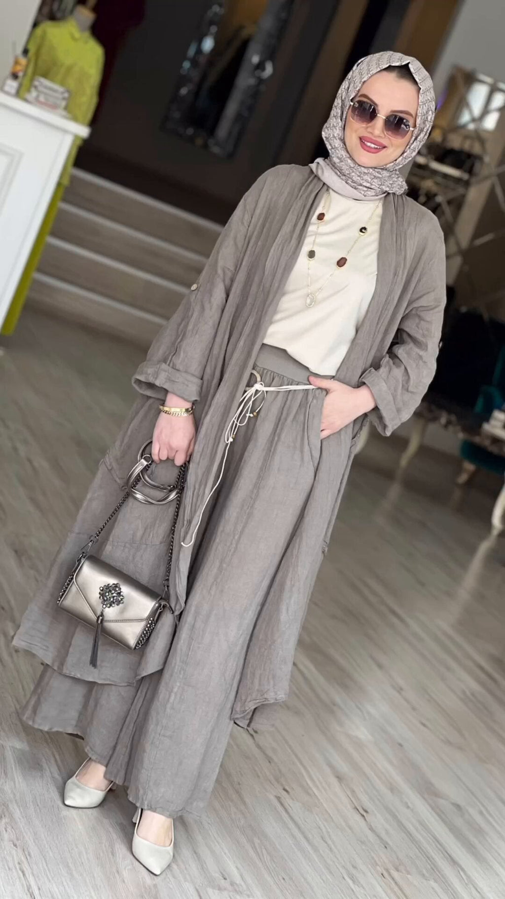 Women's Casual and Elegant Two-Piece Set with Throw