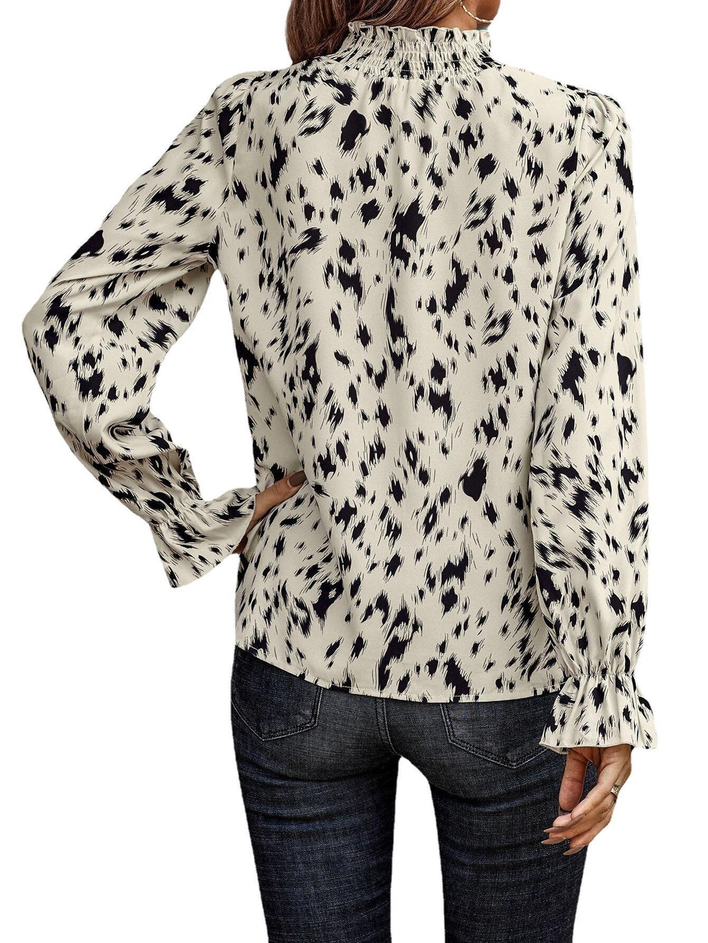 Elegant Blouse with Refined Collar and Animal Print