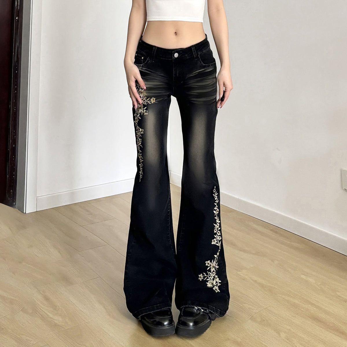 Women's Flared Jeans with Floral Embroidery