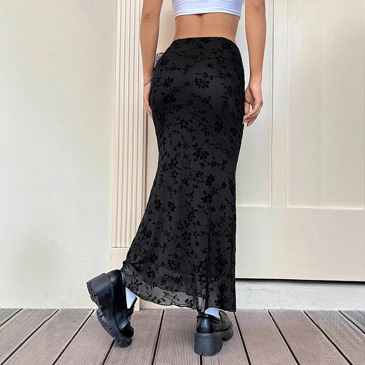 Women's Maxi Skirt with Floral Design and Elegant Silhouette