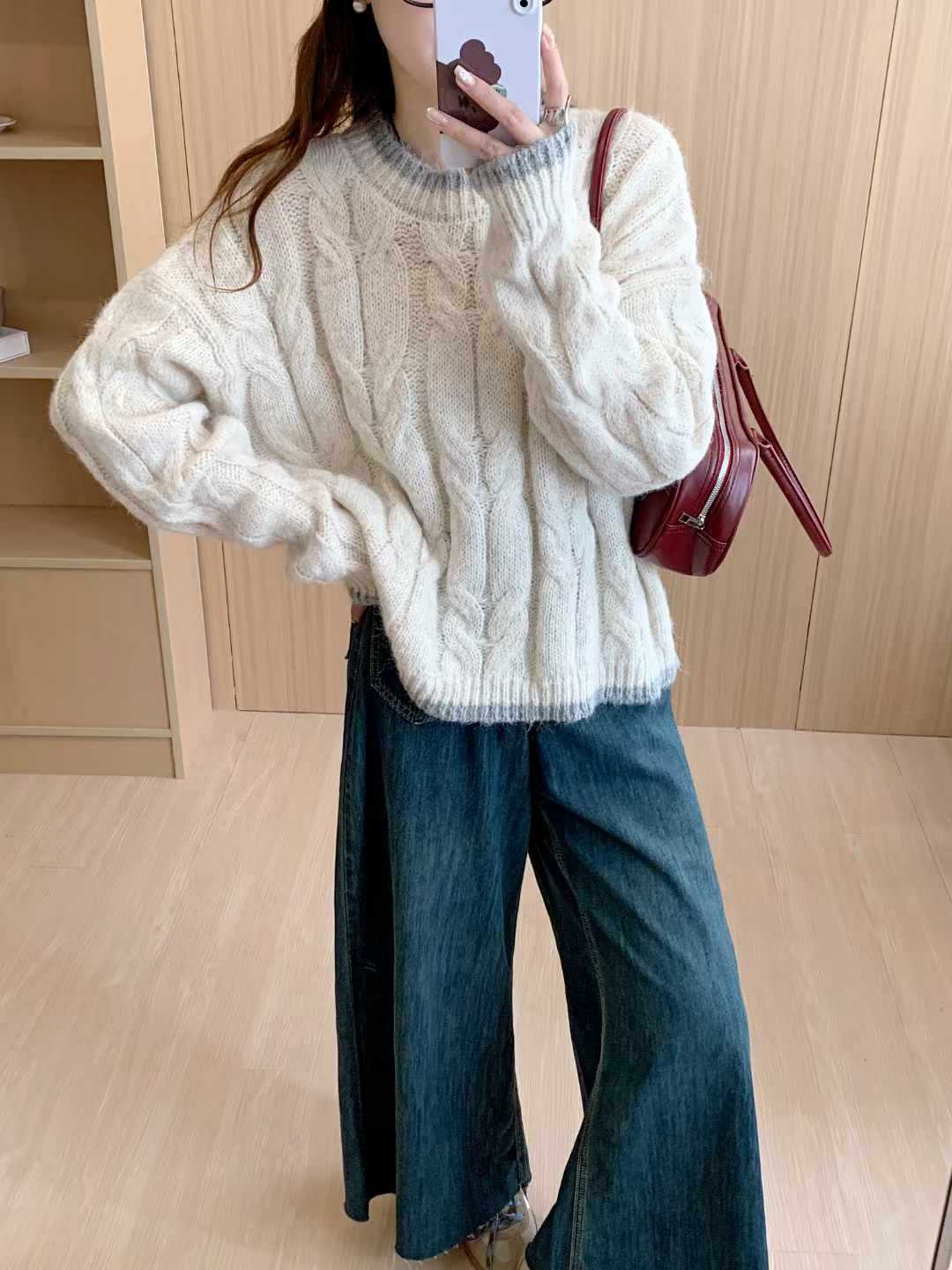 Women's Chunky Knit Sweater with Cable Pattern and Round Neckline