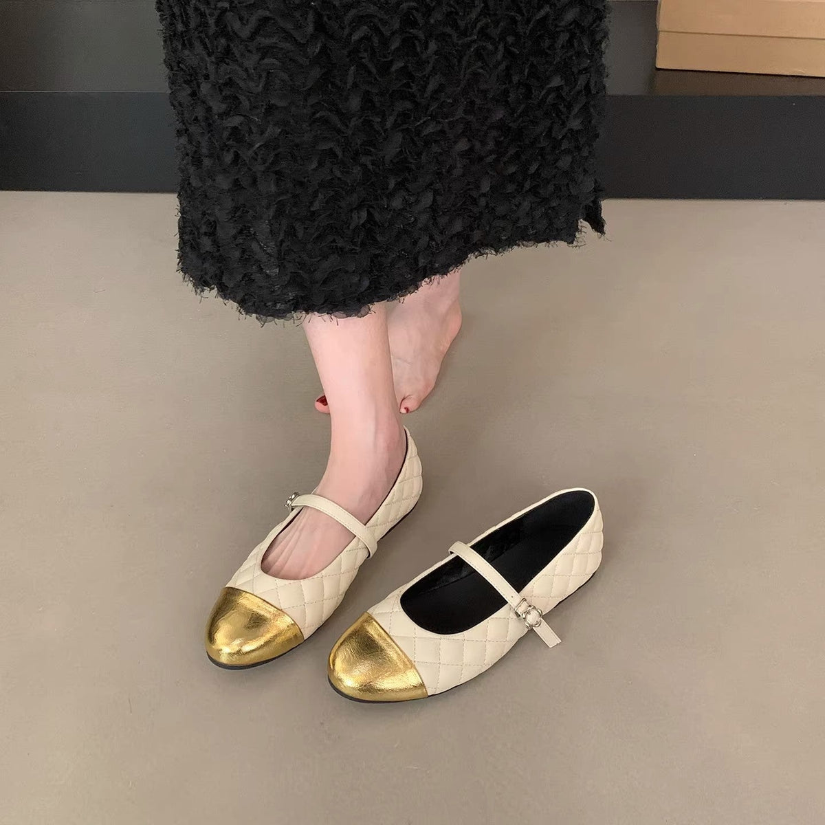 Women's Ballet Flats with Strap and Metallic Accent
