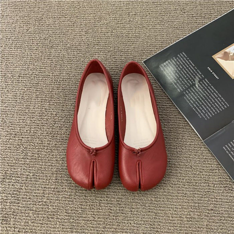 Women's Ballet Flats with Slit Details and Comfortable Insole
