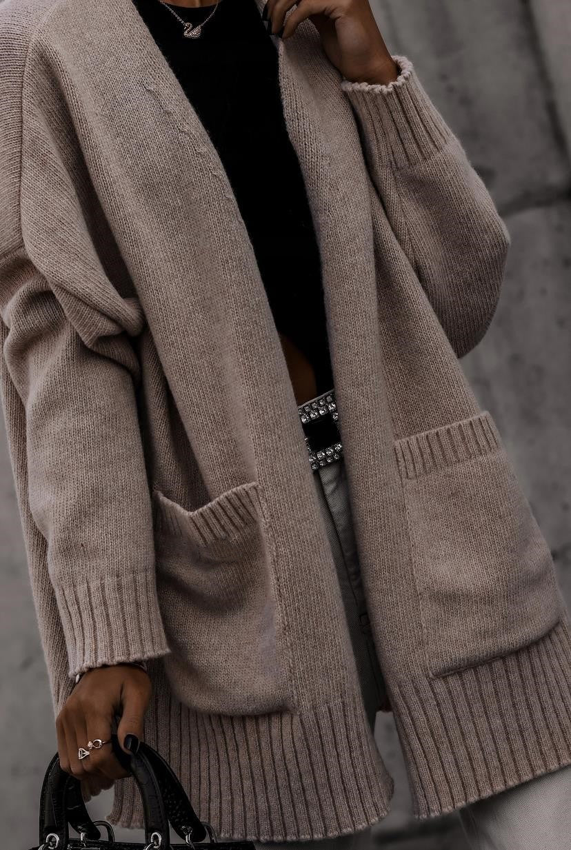 Women's Cozy Knit Cardigan with Relaxed Silhouette and Pockets