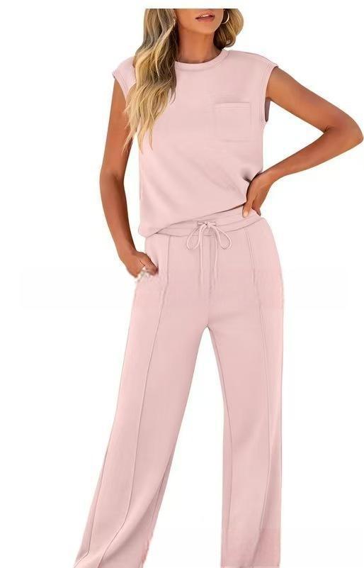 Women's Comfortable Lounge Set with Wide Cut and Fashionable Details