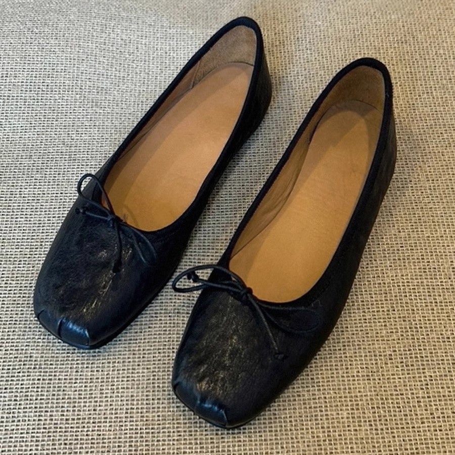 Women's Ballet Flats with Unique Toe Design and Adjustable Strap