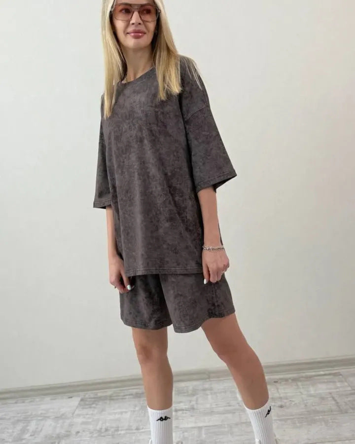 Women's Elegant Casual Set with Loose T-Shirt and Shorts