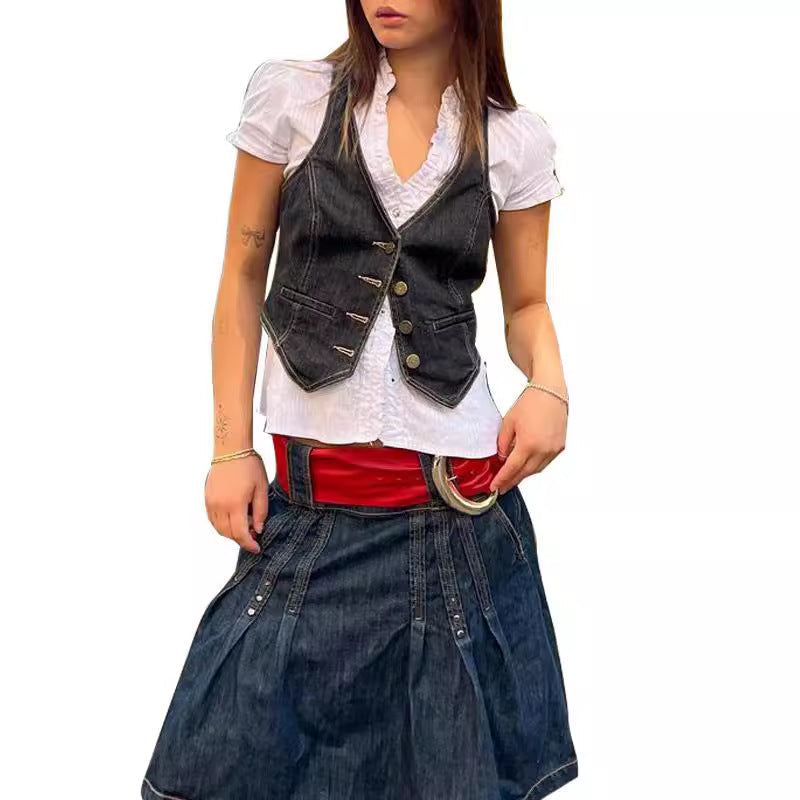 Women's Denim Vest with Elegant Button Details and Modern Pockets