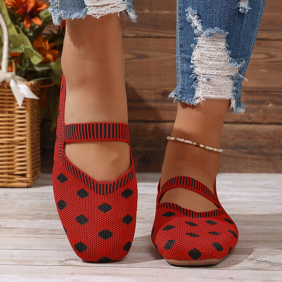 Women's Ballet Flats with Elastic Strap and Polka Dots