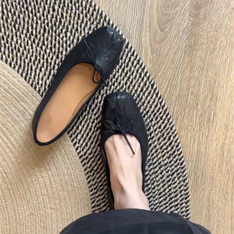 Women's Ballet Flats with Elegant Bow Detail and Soft Leather