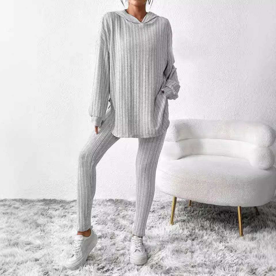 Women's Casual Lounge Outfit with Oversized Sweater and Leggings