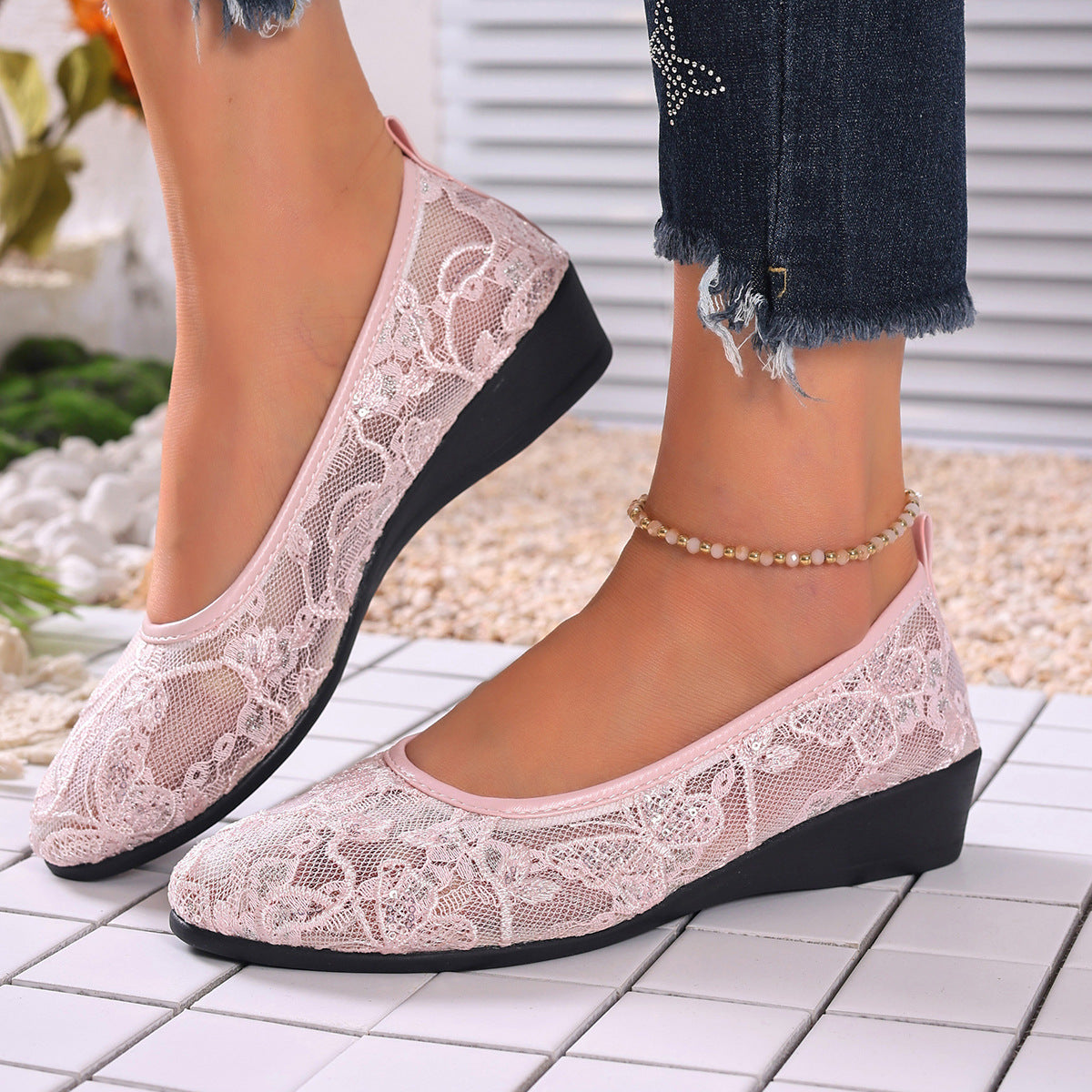 Women's Ballet Flats with Delicate Lace Trim and Non-Slip Sole