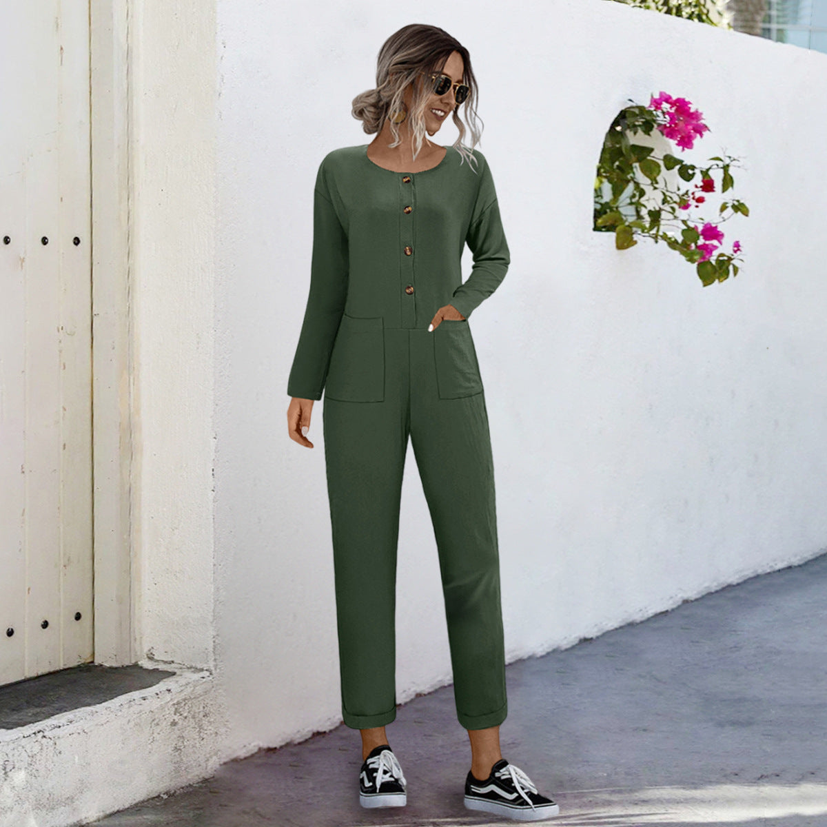 Casual Women's Jumpsuit with Pockets and Elegant Button Design