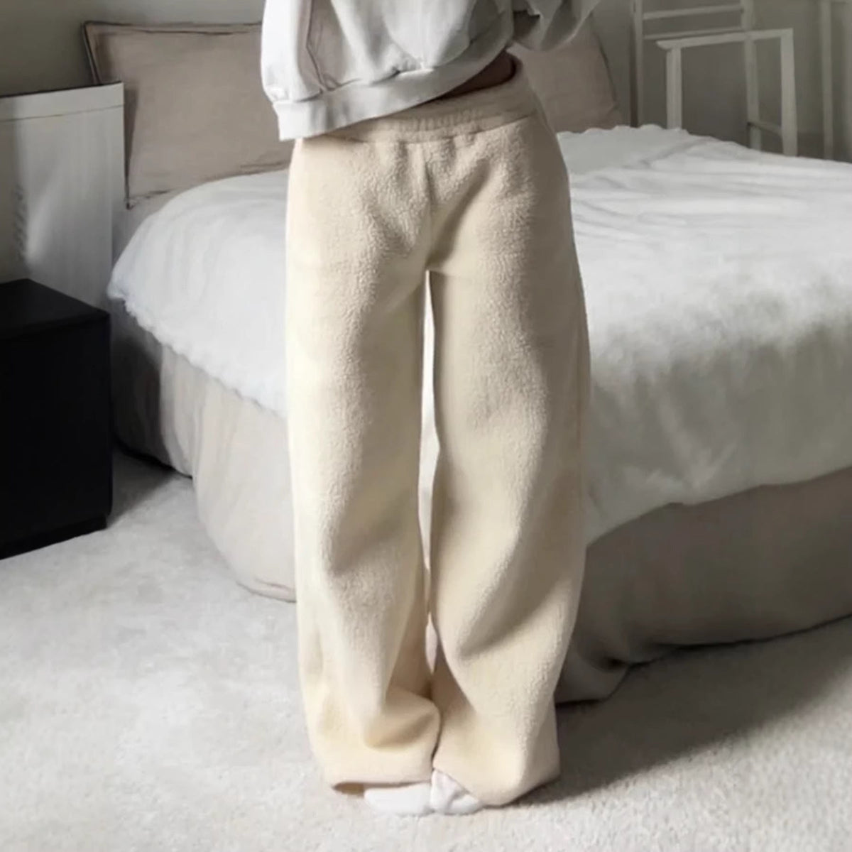 Women's Fluffy Joggers with Elastic Waist and Side Pockets