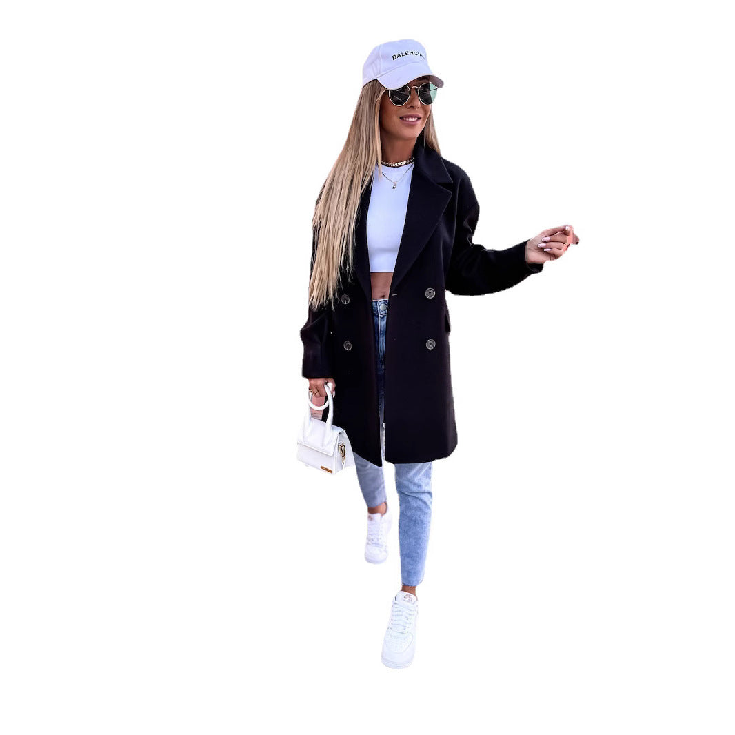 Women's Elegant and Structured Double-Breasted Coat