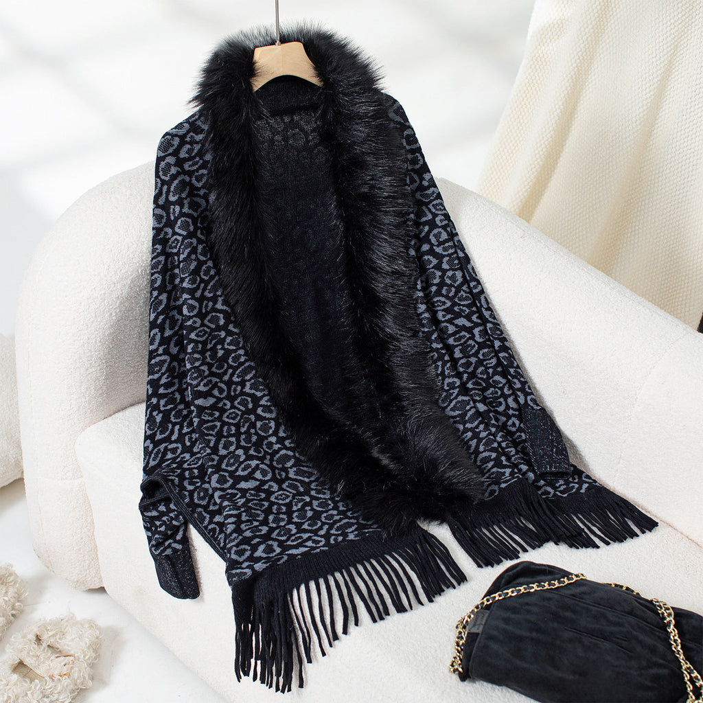 Women's Elegant Knit Poncho with Faux Fur Collar and Fringed Hem