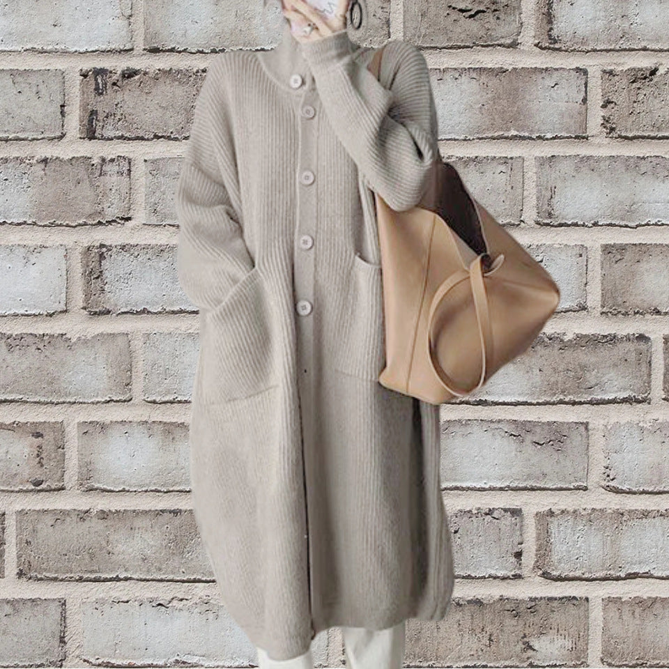 Women's Chunky Knit Cardigan with Spacious Pockets and Modern Button Design