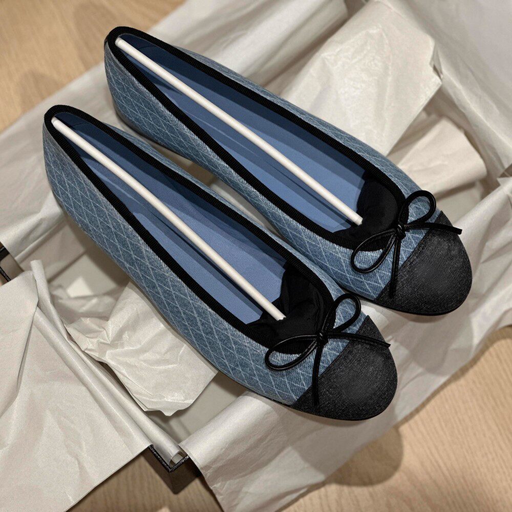 Women's Ballet Flats with Contrast Design and Soft Footbed