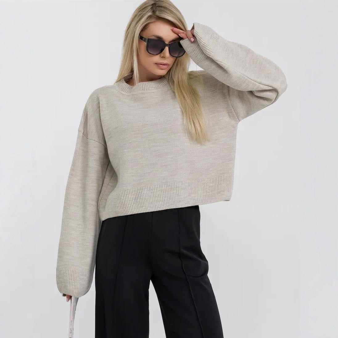 Women's Cropped Knit Sweater with Voluminous Sleeves and Crew Neck
