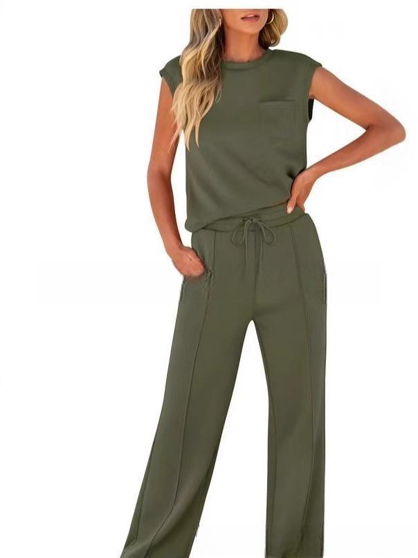 Women's Comfortable Lounge Set with Wide Cut and Fashionable Details