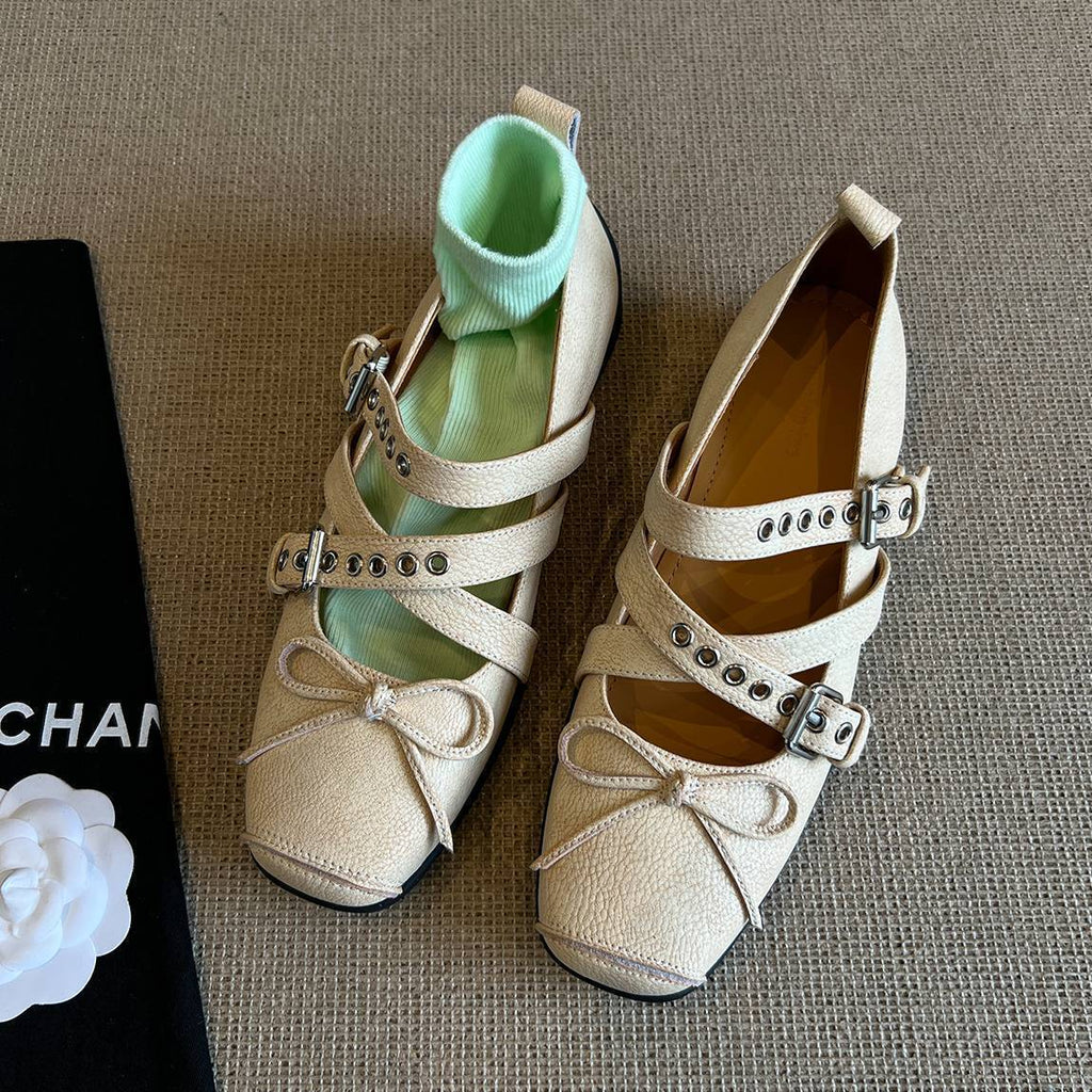Women's Ballet Flats with Decorative Strap and Pleated Design