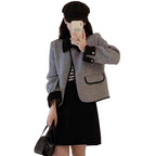 Women's Elegant Cropped Jacket with Contrasting Details