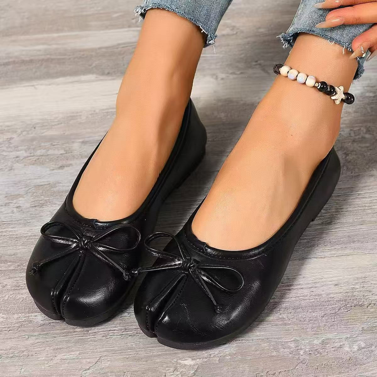 Women's Ballet Flats with Bow Detail
