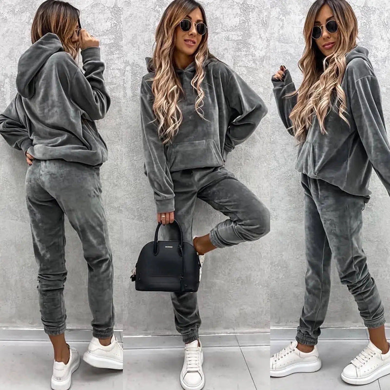 Women's Luxurious Microfiber Sport Suit with Hood and Pockets