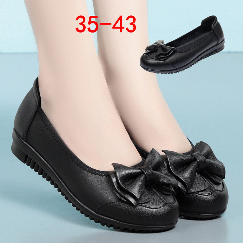 Women's Ballet Flats with Decorative Bow Detail and Comfortable Footbed