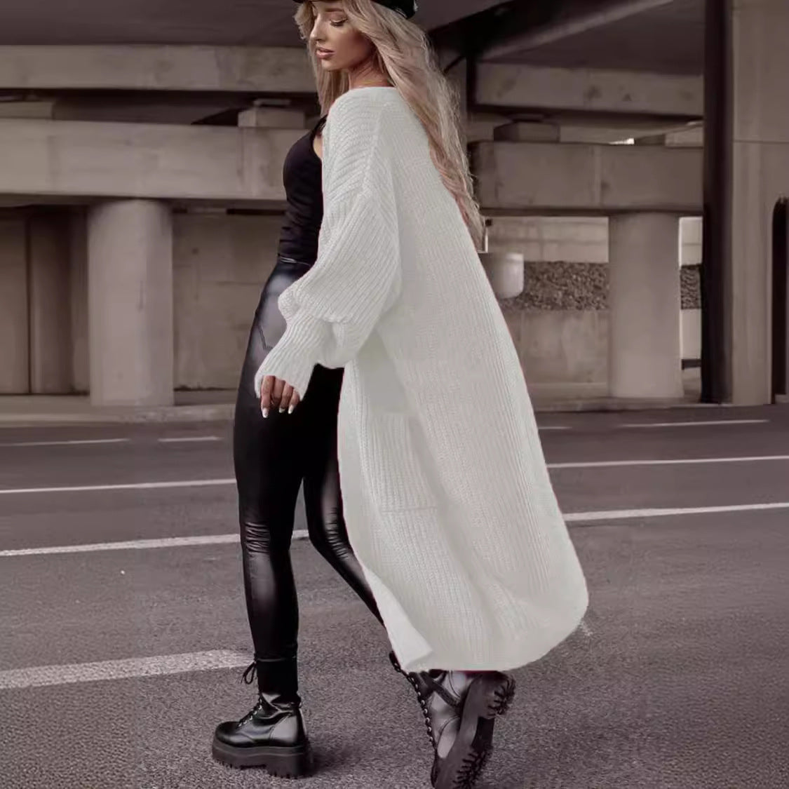 Women's Chunky Knit Coat in Casual Oversized Style with Deep Pockets