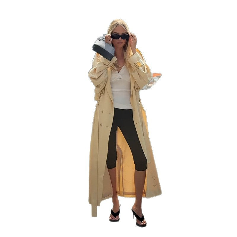 Elegant Women's Trench Coat with Fashionable Cut