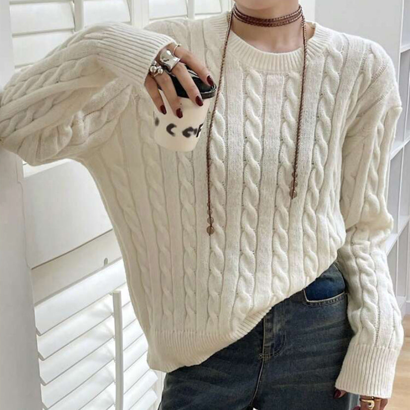 Women's Chunky Knit Sweater with Cable Pattern and Wide Sleeves