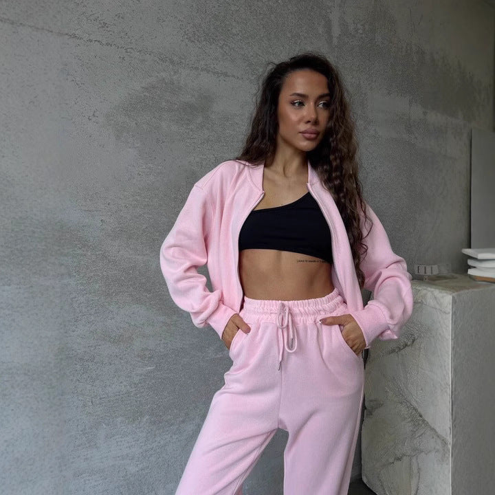 Women’s loungewear set with short zip jacket and high-waisted jogging pants with side split