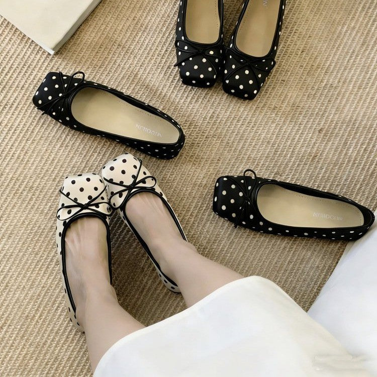 Women's Ballet Flats with Polka Dot Pattern and Bow Detail
