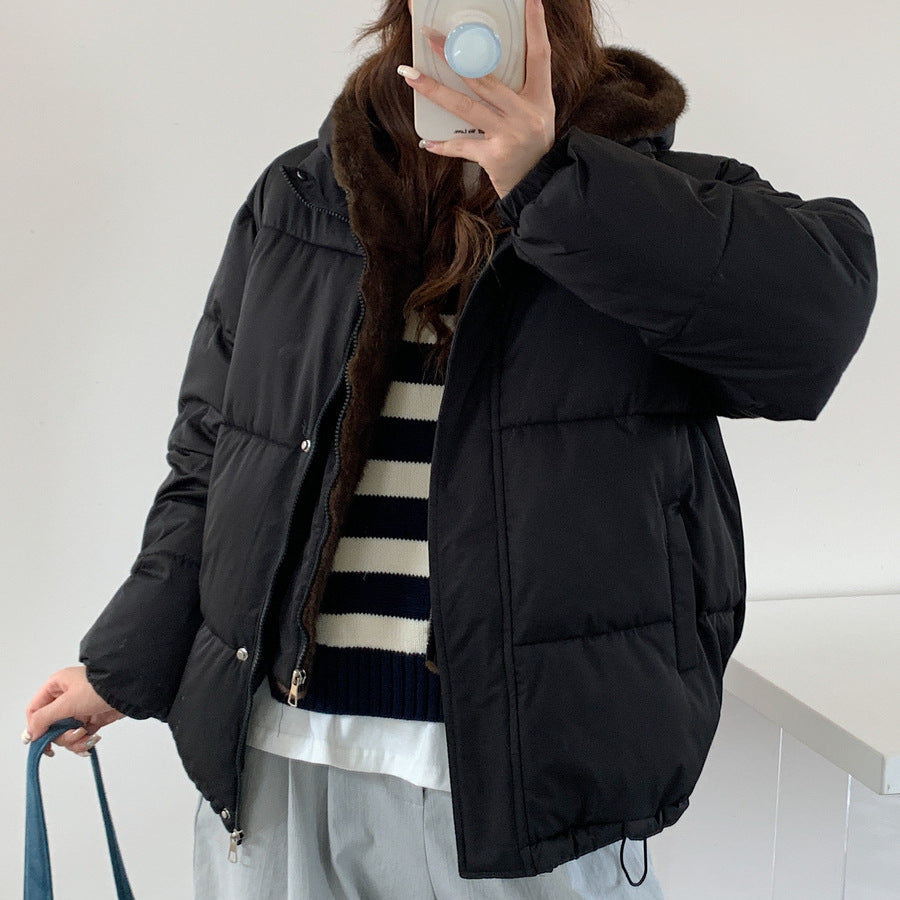 Fashionable Puffer Jacket with Detachable Faux Fur Collar and Pockets