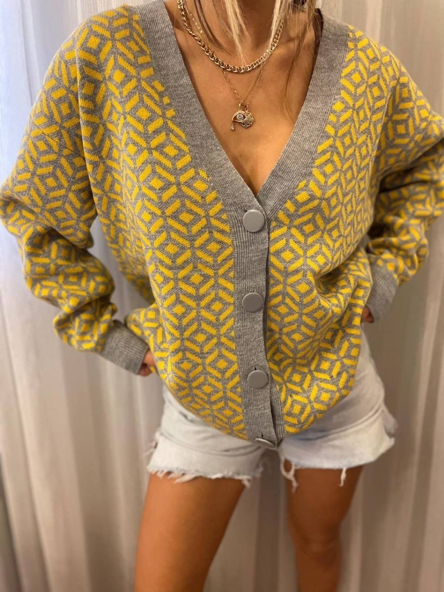 Women's Chunky Knit Cardigan with V-Neck and Pattern
