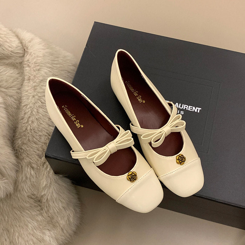 Women's Ballet Flats with Decorative Bow Ornament and Elegant Shine